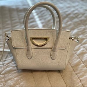 Samantha Thavasa Off white handbag